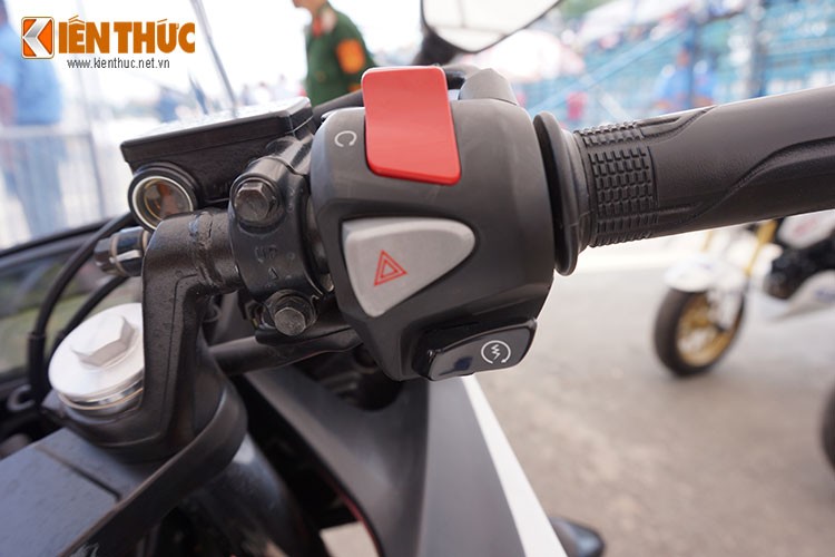Can canh moto the thao CBR500R cua Honda Viet Nam-Hinh-8